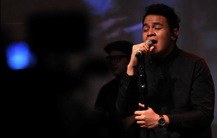 Mengintip Jejak Magis antara Chrisye dan Tulus
